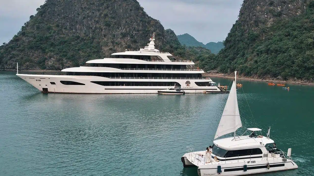 Scarlet Pearl: The Seductive Red Pearl